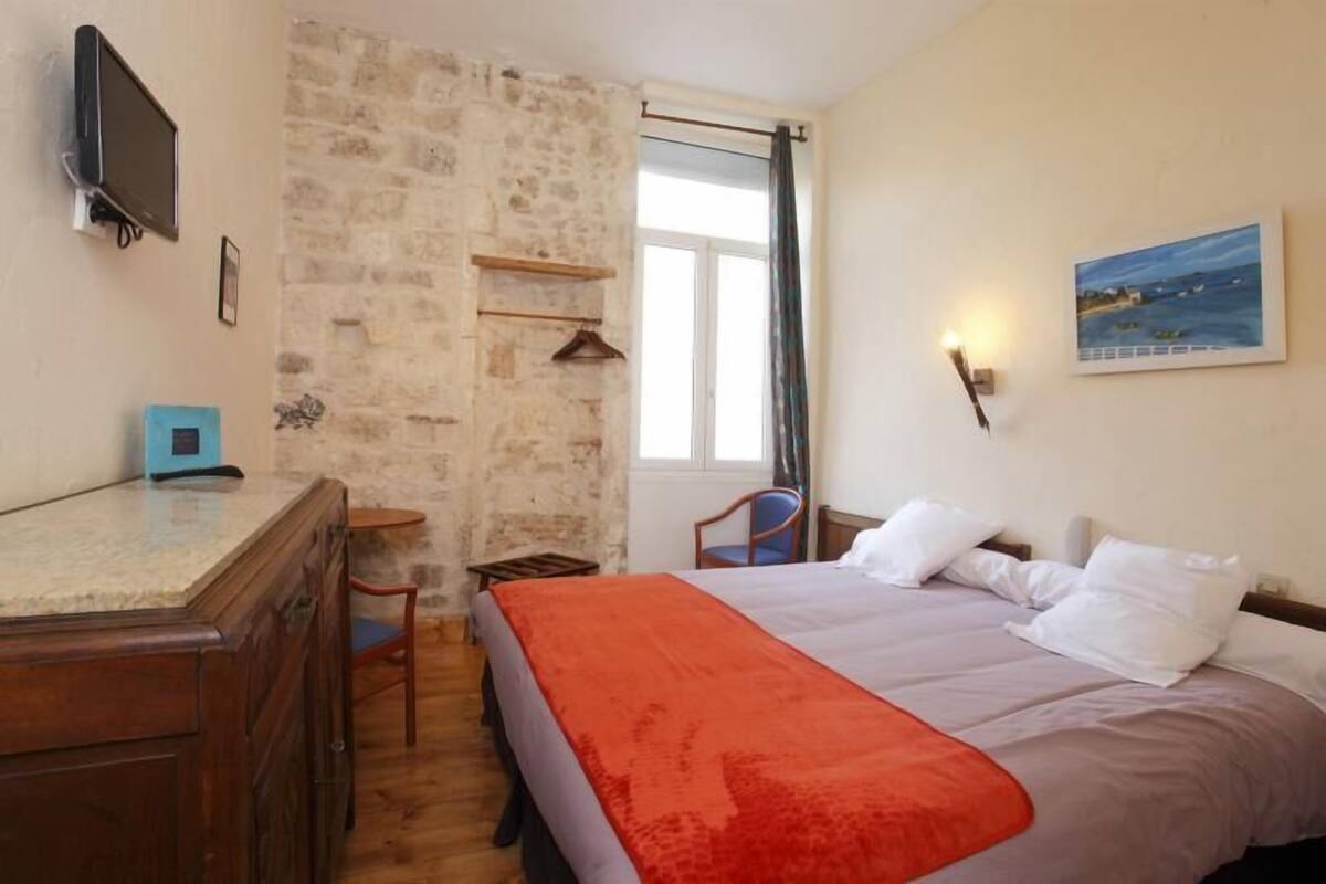 Classic-Doppel- oder -Zweibettzimmer