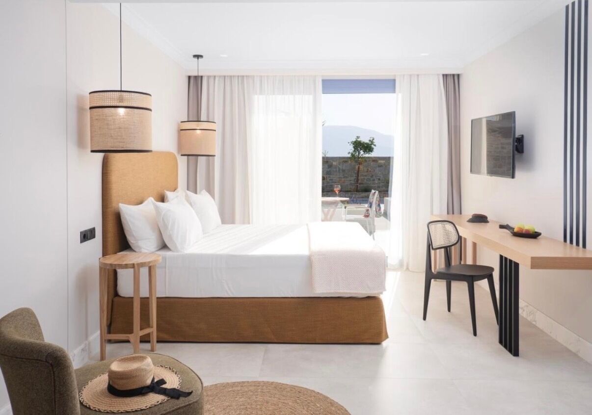 Studio Suite, Terrace, Ground Floor (Garden View) | Pillowtop beds, in-room safe, individually decorated