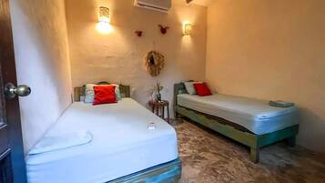 Chambre Double ou avec lits jumeaux | Couette en duvet d'oie, espace de travail pour ordinateur portable