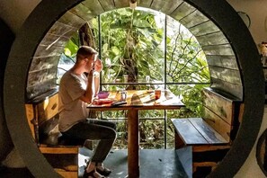 Living area - Tubo Tulum Hostel (Tulum)