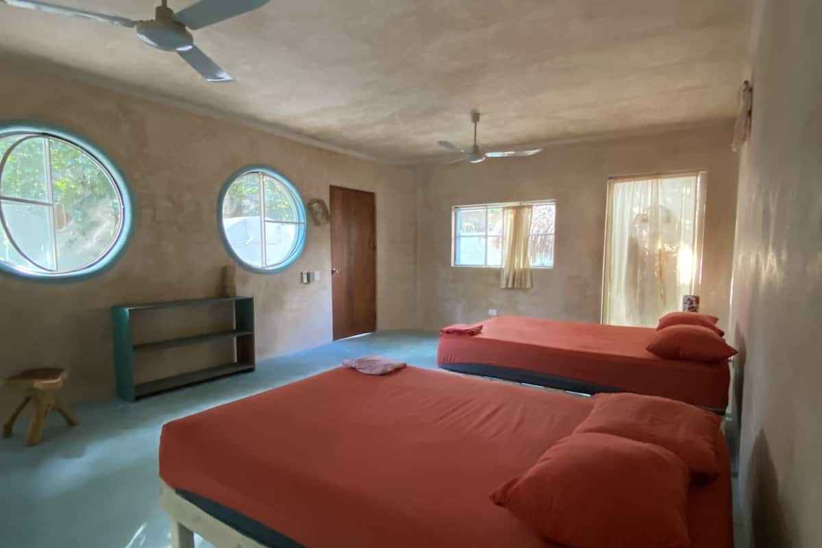 Monolocale comfort | Copriletto in piuma, postazione laptop, Wi-Fi gratuito, lenzuola