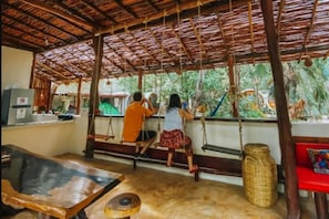 Living area - Tubo Tulum Hostel (Tulum)