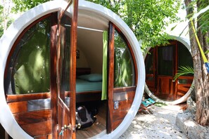 雙人房 | 羽絨被、筆電工作空間、免費無線上網、床單