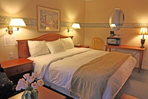 經典客房, 1 張特大雙人床, 壁爐, 山景 | 咖啡和/或咖啡機