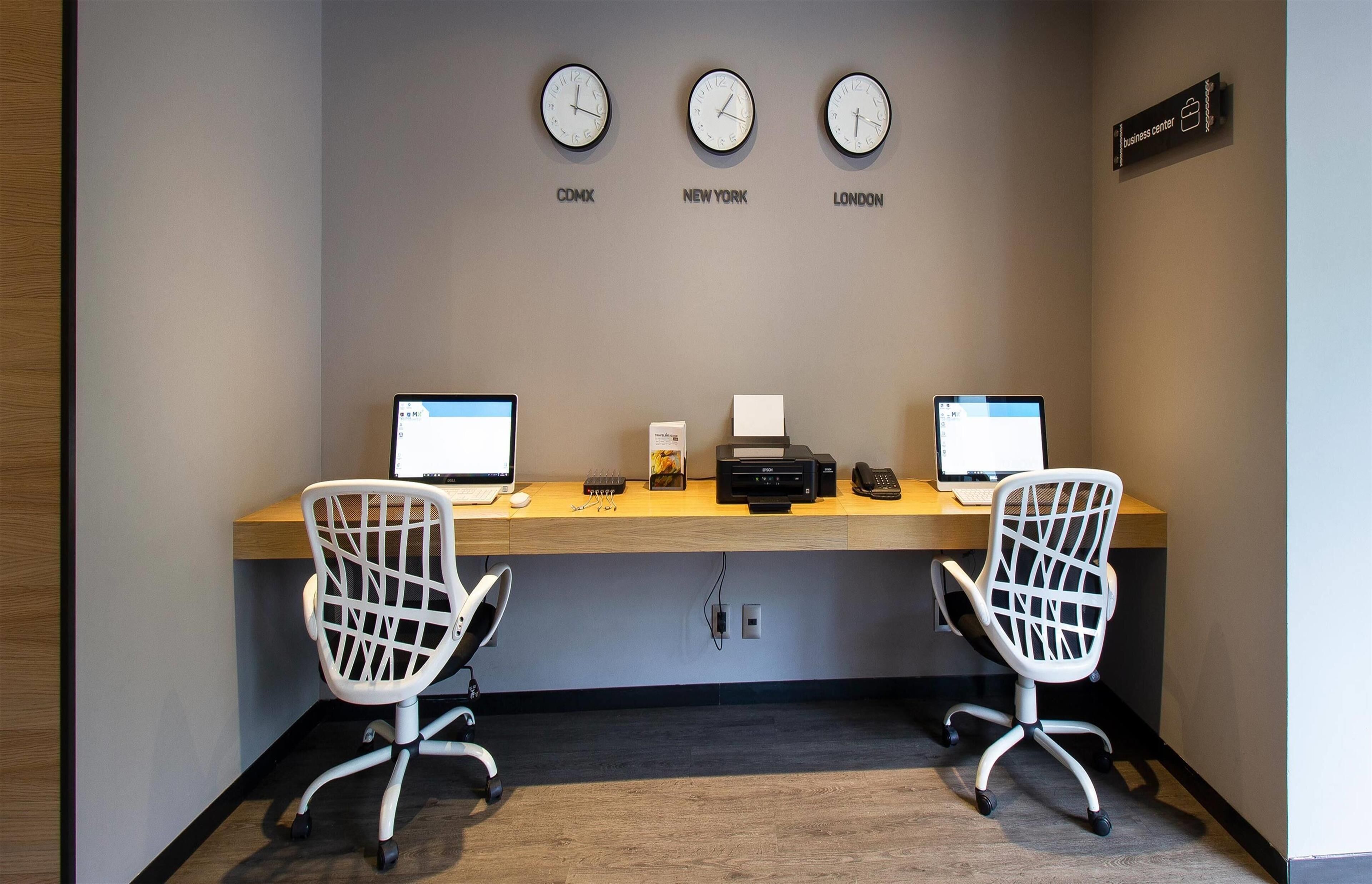 Photo - Hotel MX aeropuerto CDMX, Trademark Collection by Wyndham