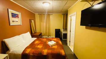 In-room safe, desk, laptop workspace, free WiFi