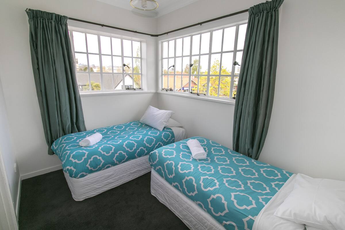 Twin Room | Individually decorated, individually furnished, free WiFi, bed sheets