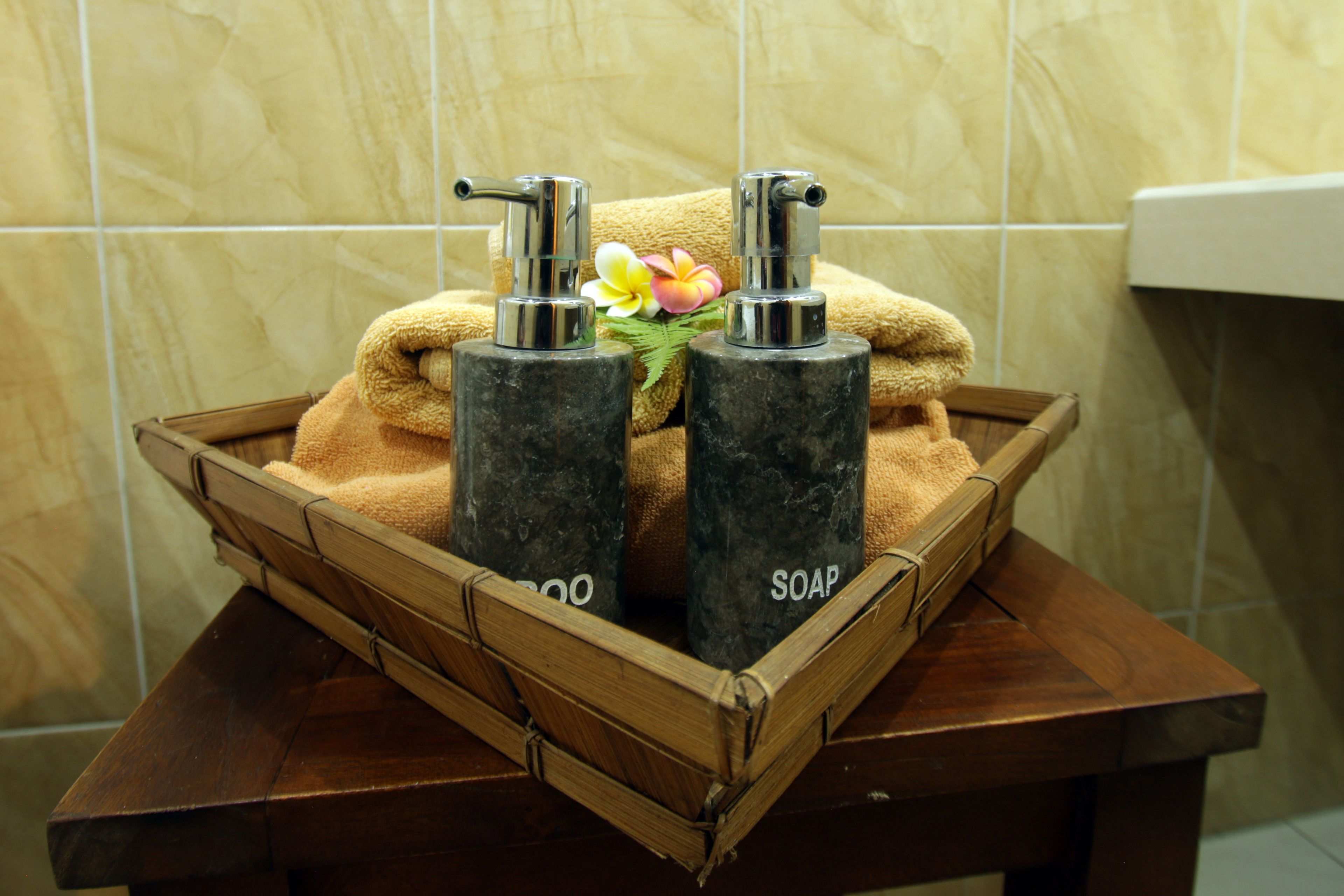 deluxe double room | bathroom amenities | hair dryer, towels, shampoo