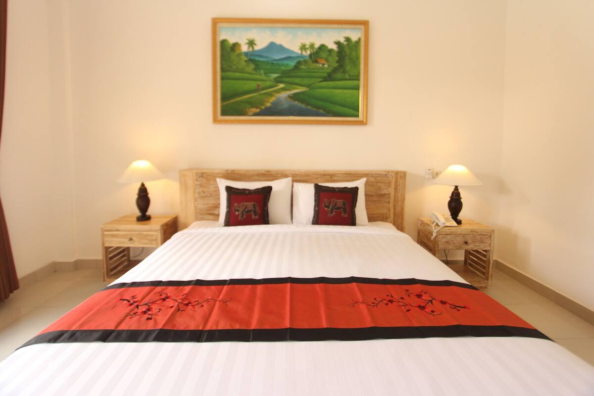 Superior Double Room | In-room safe, rollaway beds (surcharge), WiFi (free), bed sheets