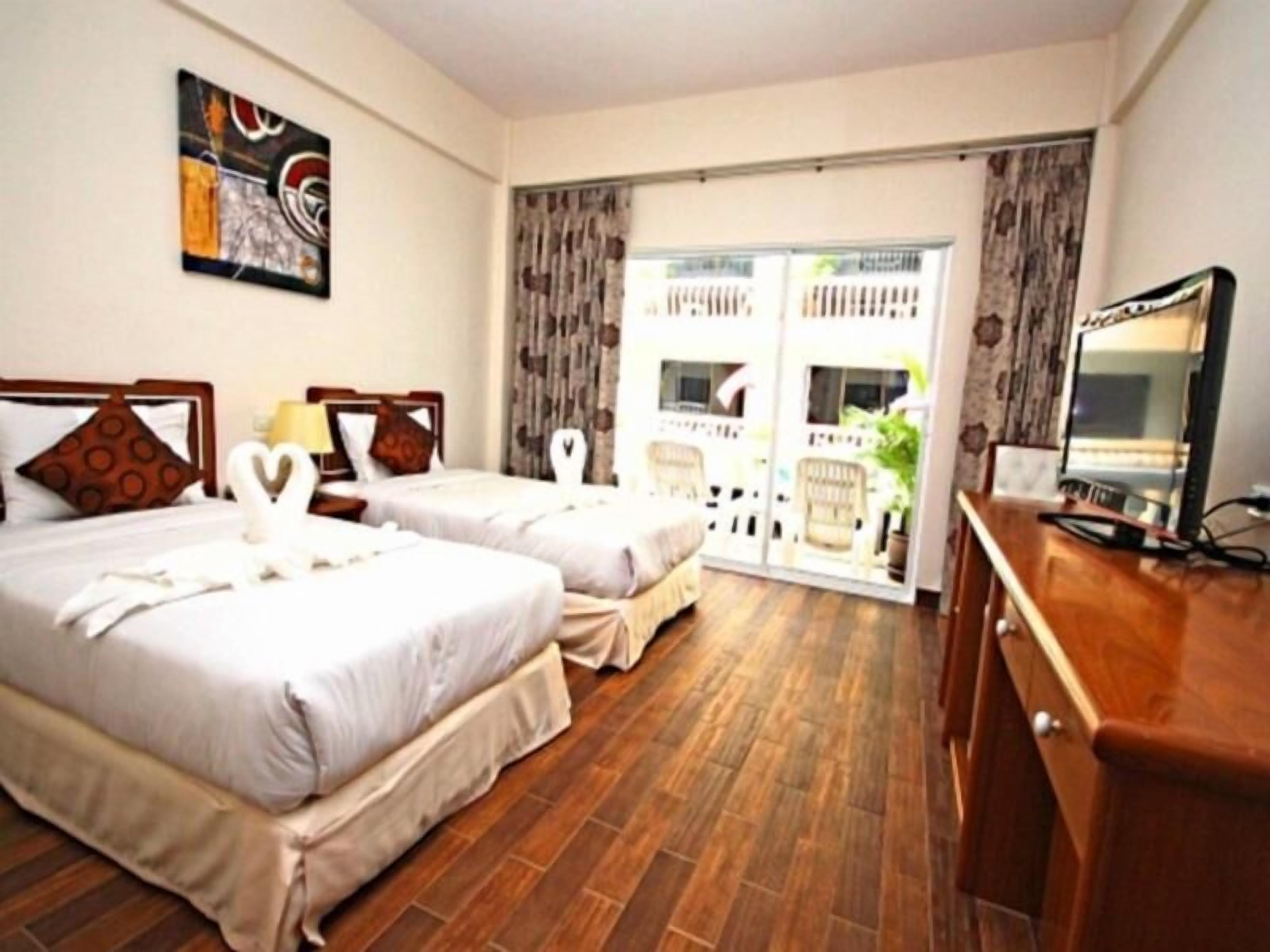 خزنة داخل الغرفة ومكتب وواي فاي مجانًا