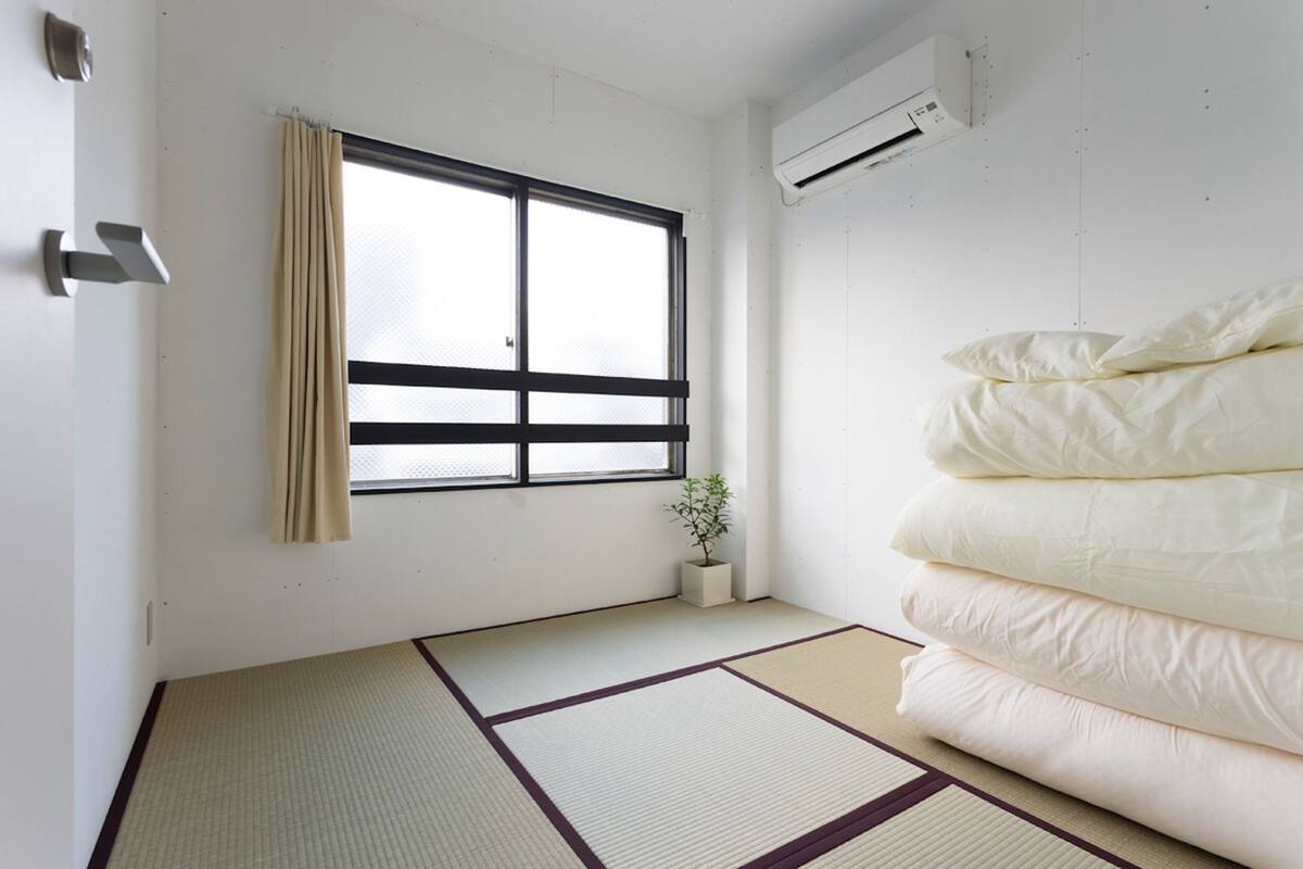 Chambre traditionnelle avec lits jumeaux, non-fumeur (Private) | Coffre-fort, accès au Wi-Fi (inclus)
