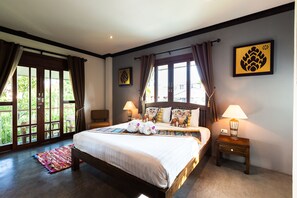 Habitació Deluxe, 1 llit de matrimoni gran | Roba de llit d'alta qualitat, minibar i caixa forta a l'habitació 