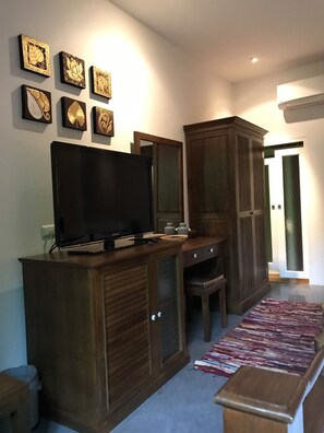 Roba de llit d'alta qualitat, minibar i caixa forta a l'habitació 