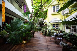 Quang cảnh vườn