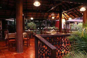 Restaurant - Kingstork Beach Resort (Calangute)
