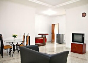 Lobby sitting area - De Nuansa Dago Villa by HouseinBandung (Bandung)