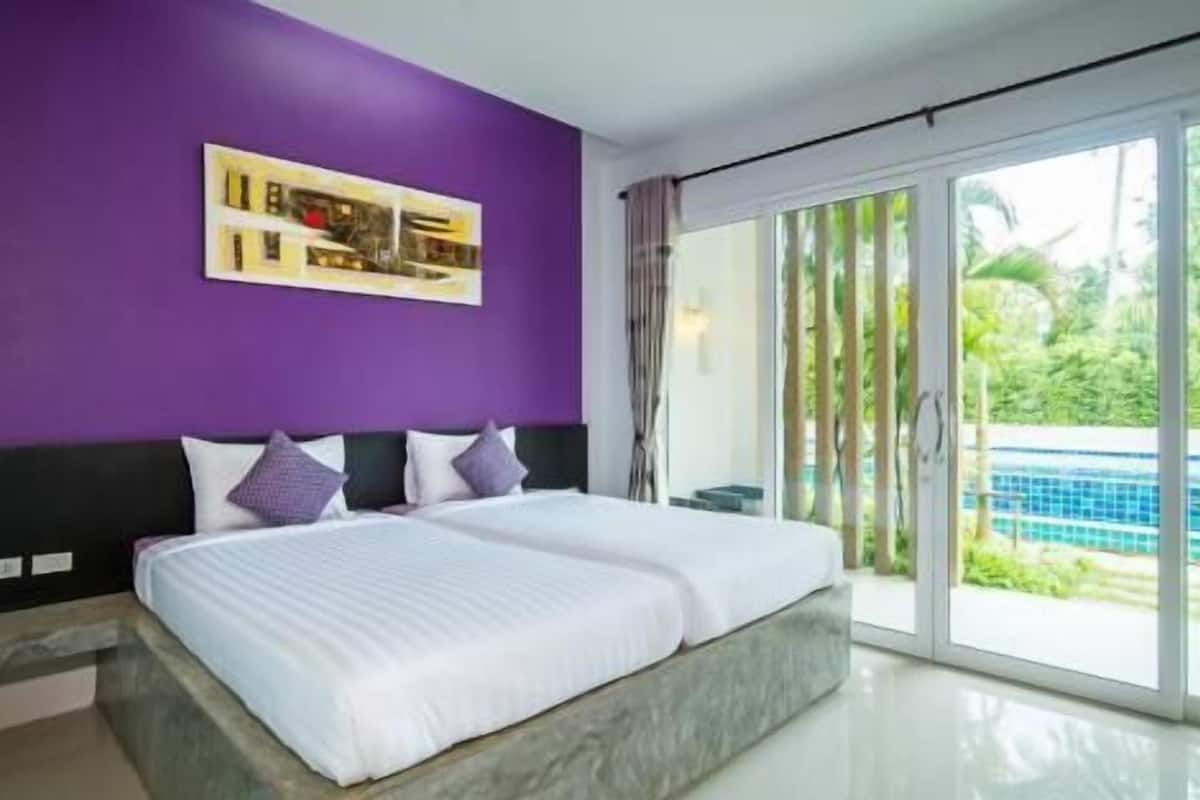 In-room safe, desk, blackout drapes, soundproofing