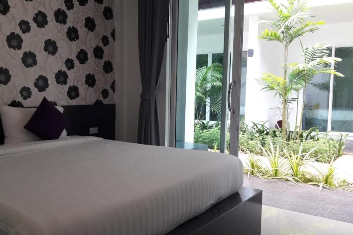 In-room safe, desk, blackout curtains, soundproofing