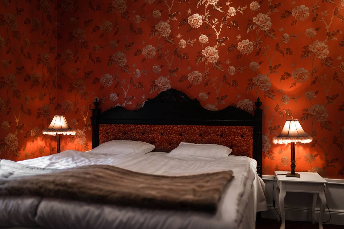 Superior Double Room | Minibar, in-room safe, individually decorated, desk