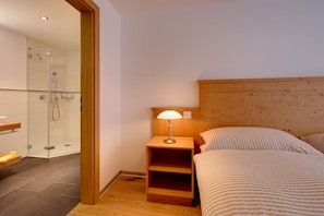 Premium bedding, in-room safe, free cribs/infant beds, rollaway beds
