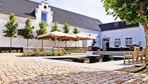 Courtyard - Hostellerie Aulnenhof (Landen)