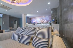 Lobby sitting area - Sino Maison Hotel (Patong)