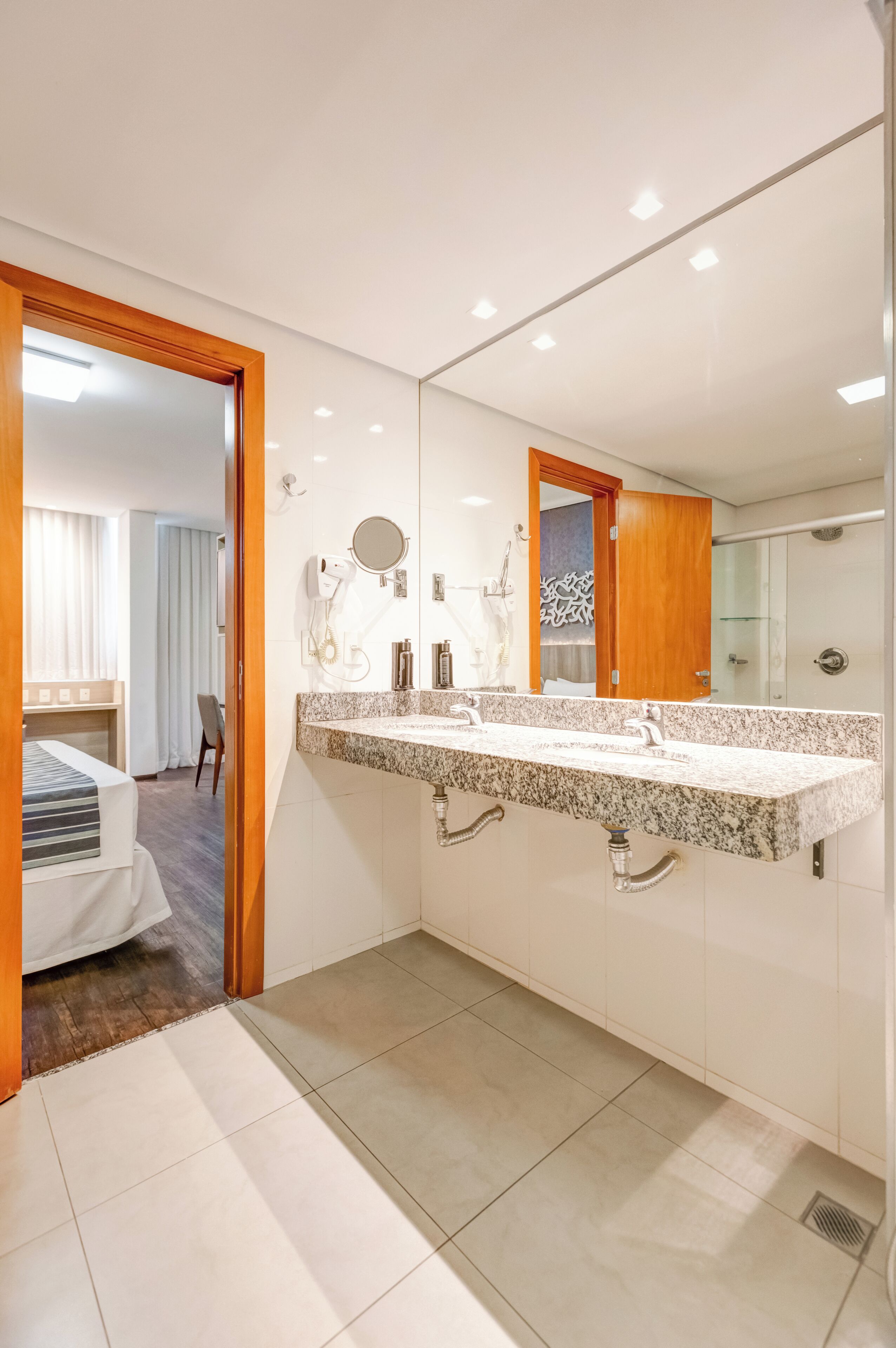 executive room | bathroom | shower, free toiletries, hair dryer, towels