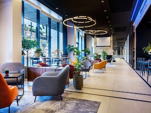 Lobby - Hilton Garden Inn Krakow Airport (Zabierzow)