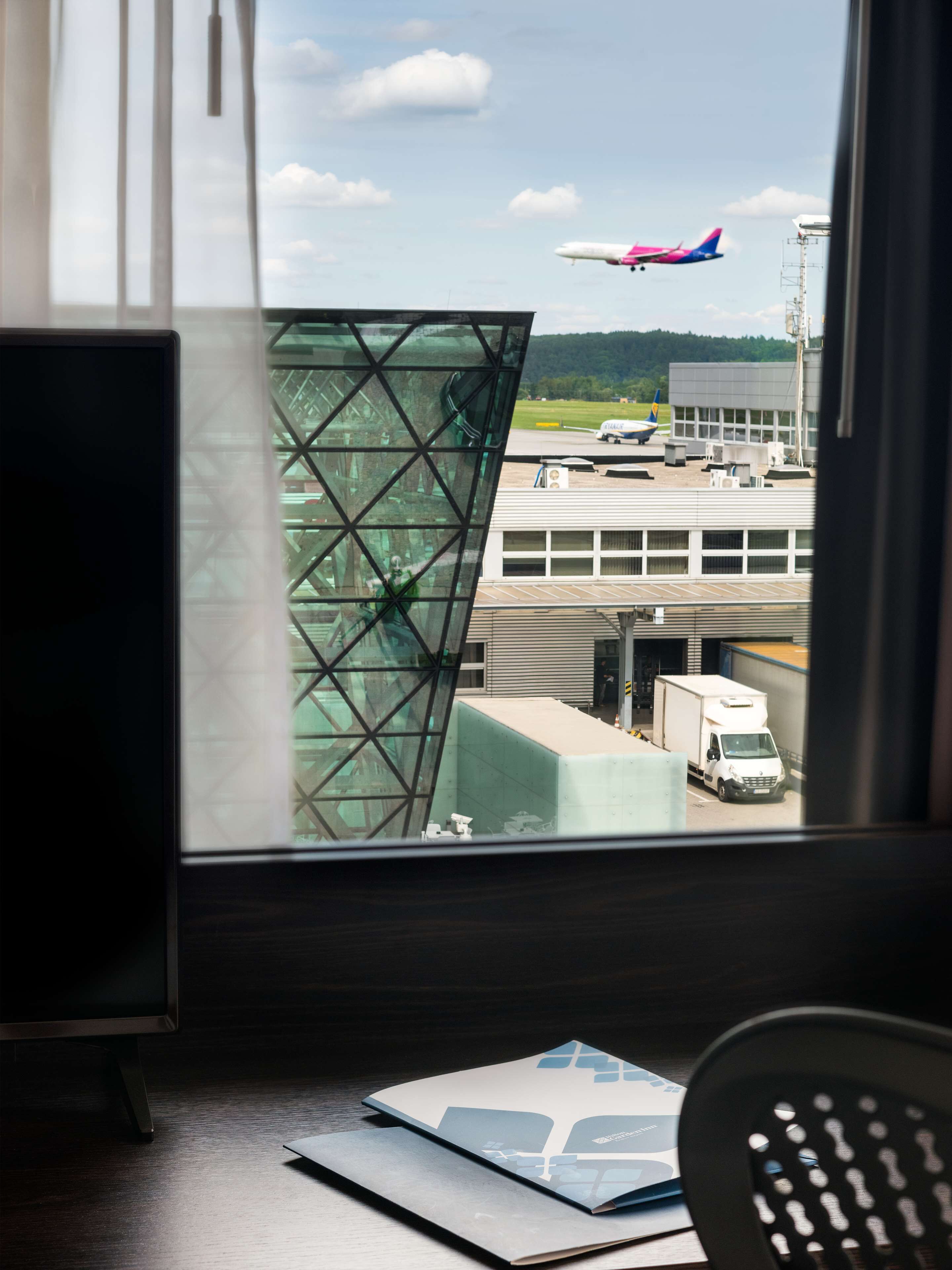 twin room, 2 single beds | premium bedding, memory-foam beds, in-room safe, desk