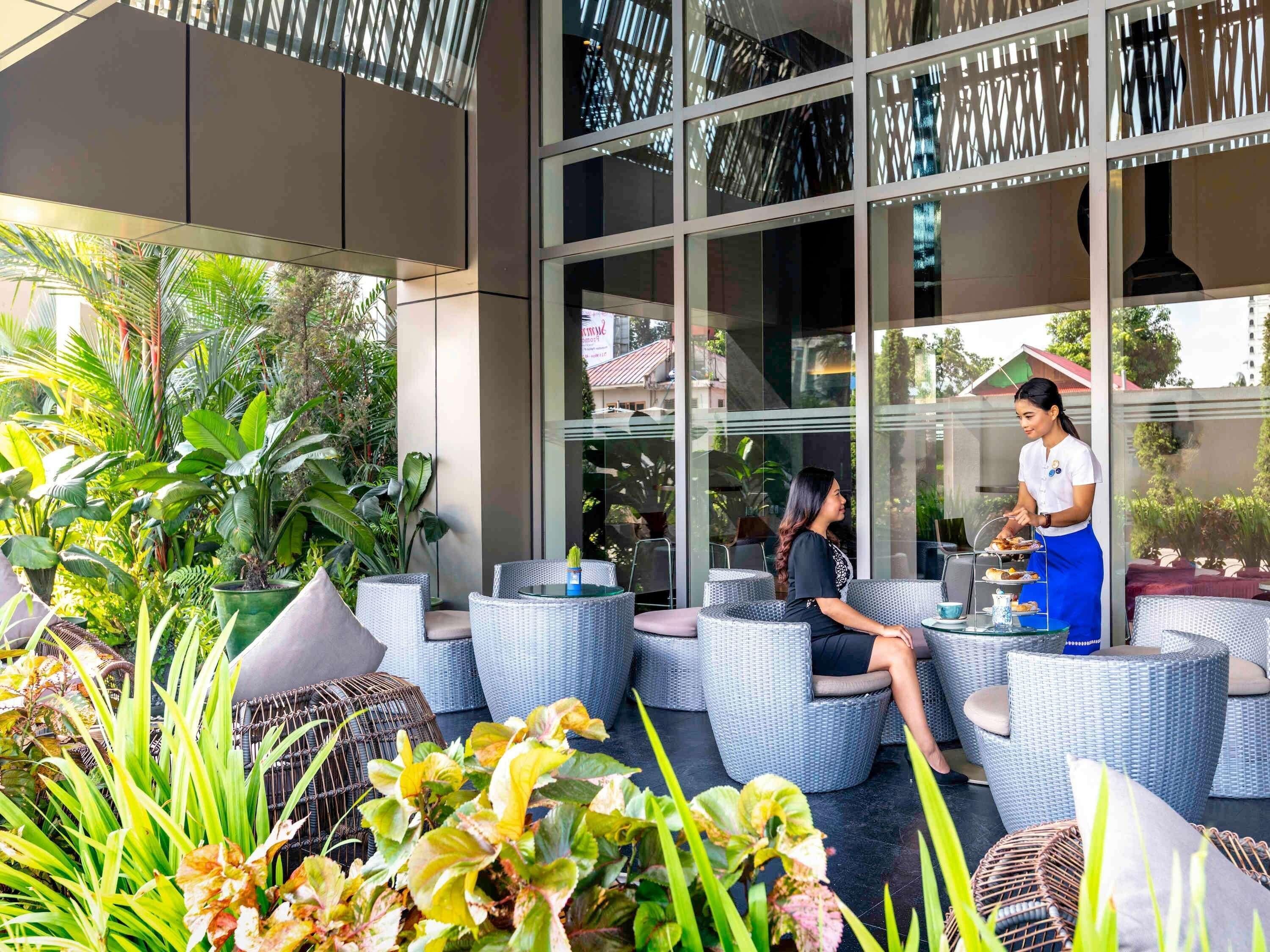 4 bar/lounge, bar tepi kolam renang