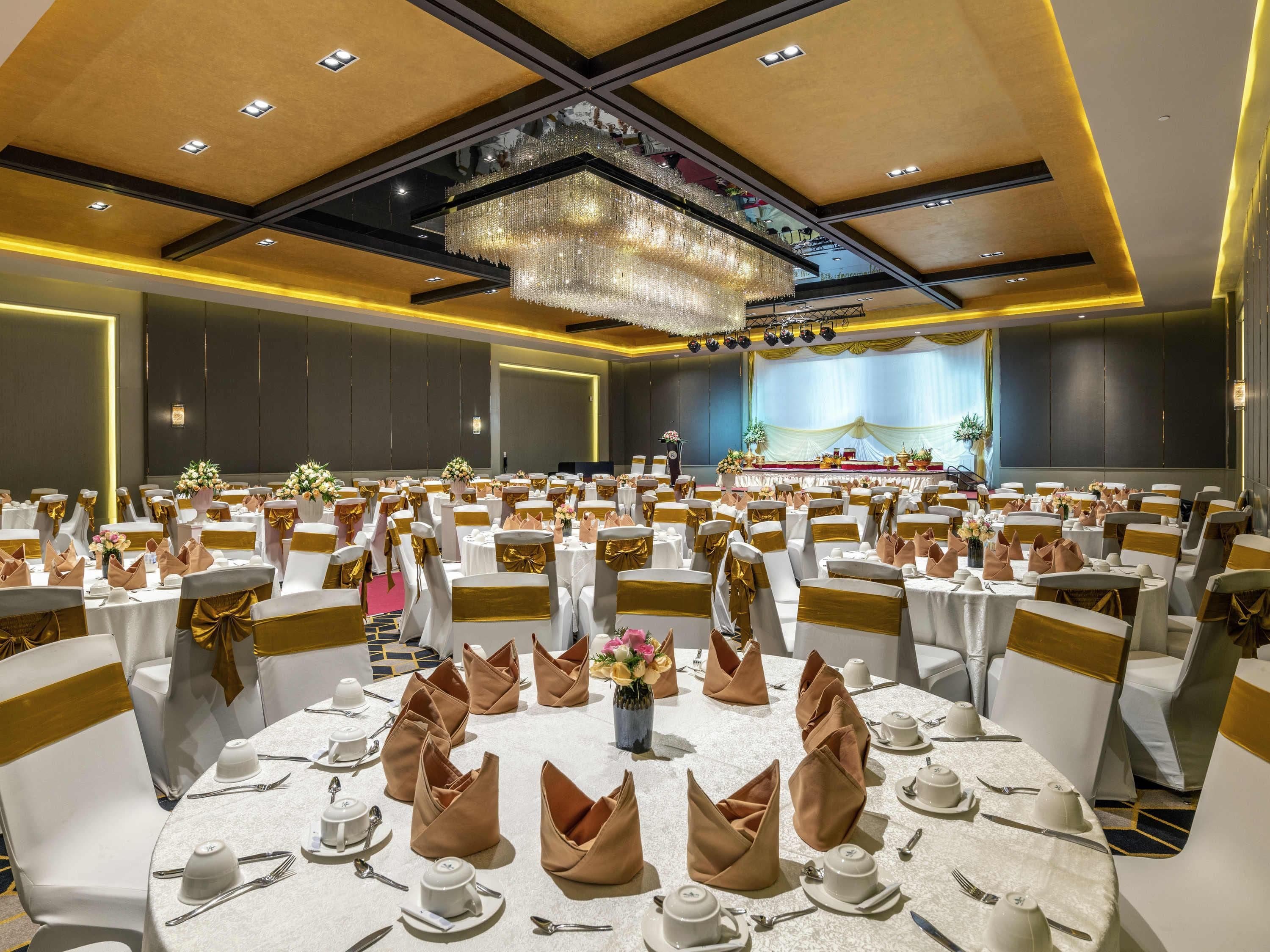 Indoor wedding