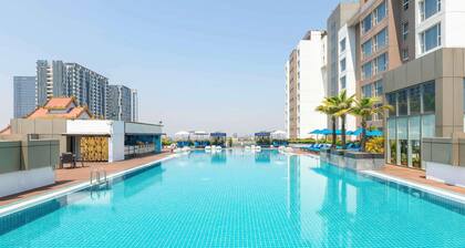 Novotel Yangon Max