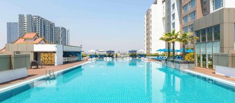 Novotel Yangon Max