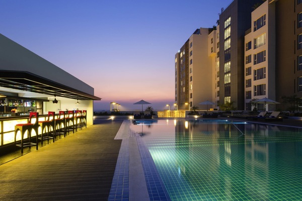 4 bar/lounge, bar tepi kolam renang