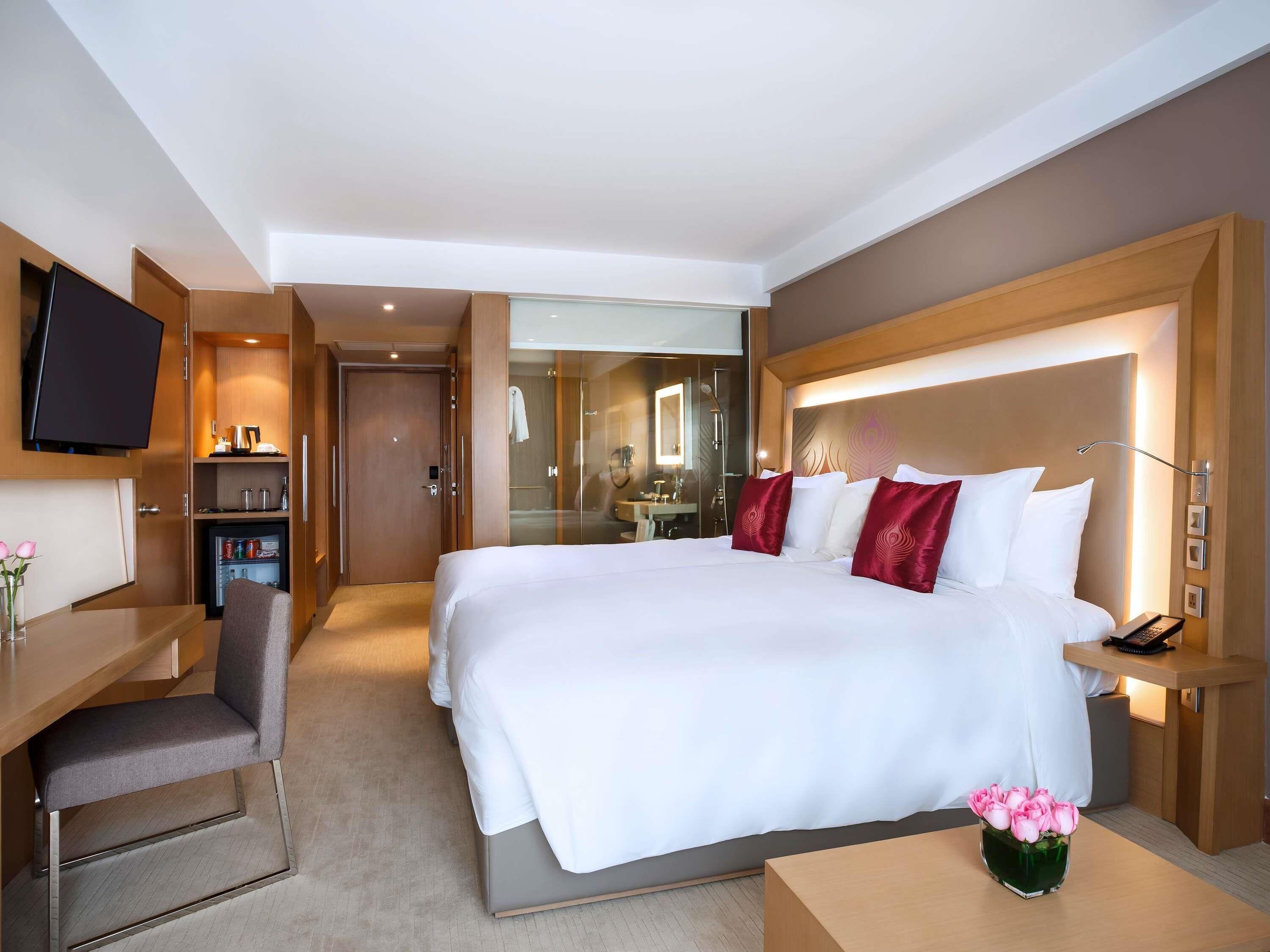 Deluxe Room with Large Twin Beds & Sofa | In-room safe, desk, laptop workspace, iron/ironing board