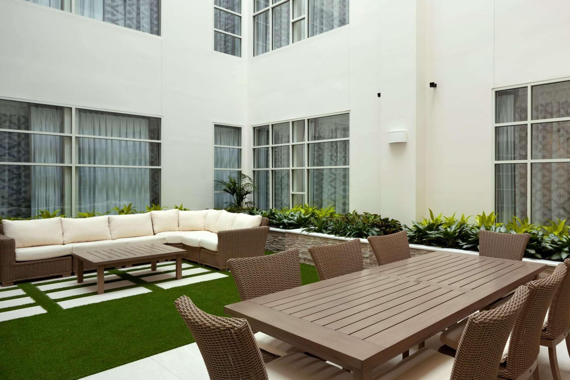 Photo - Embassy Suites Louisville Downtown