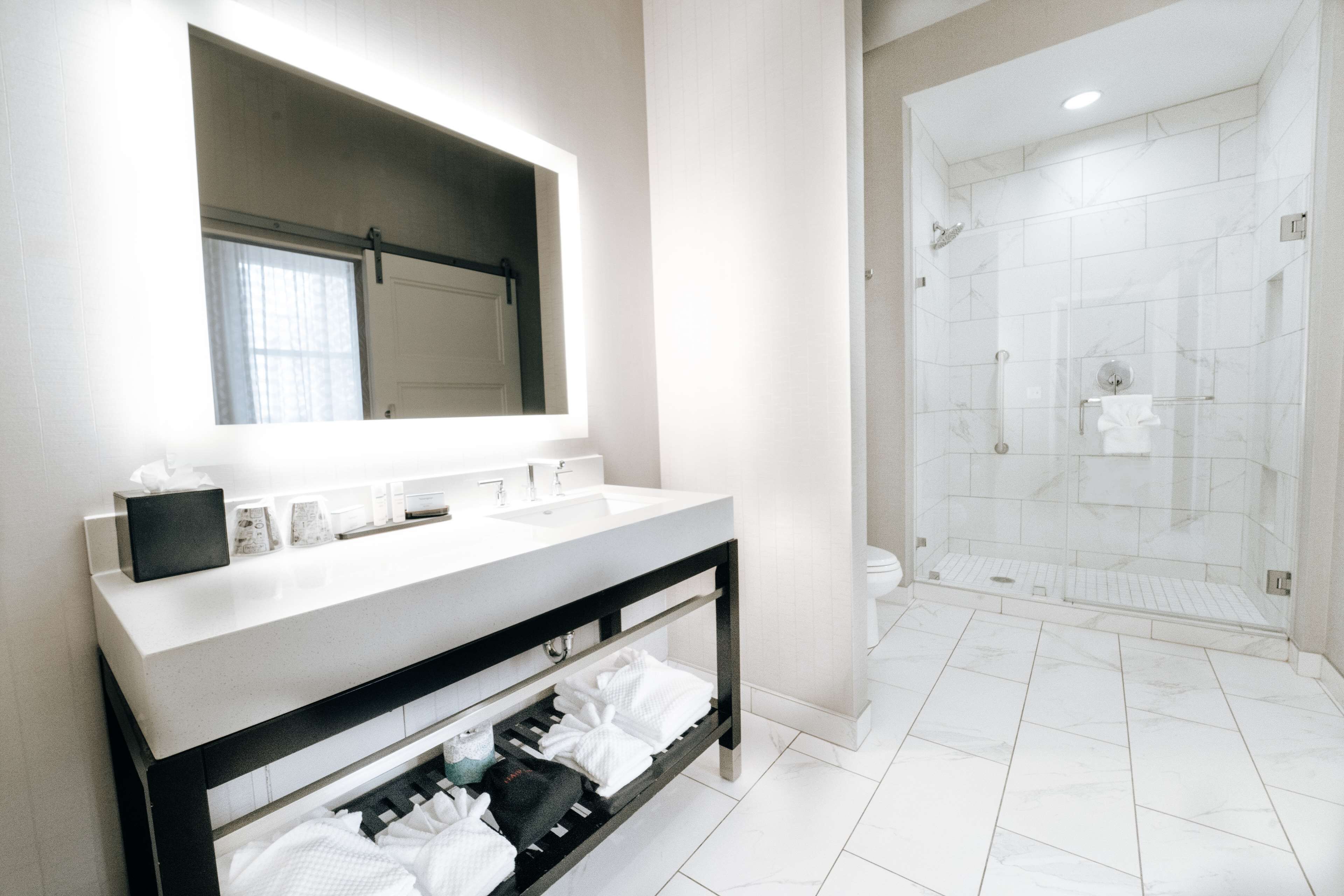 Photo - Embassy Suites Louisville Downtown