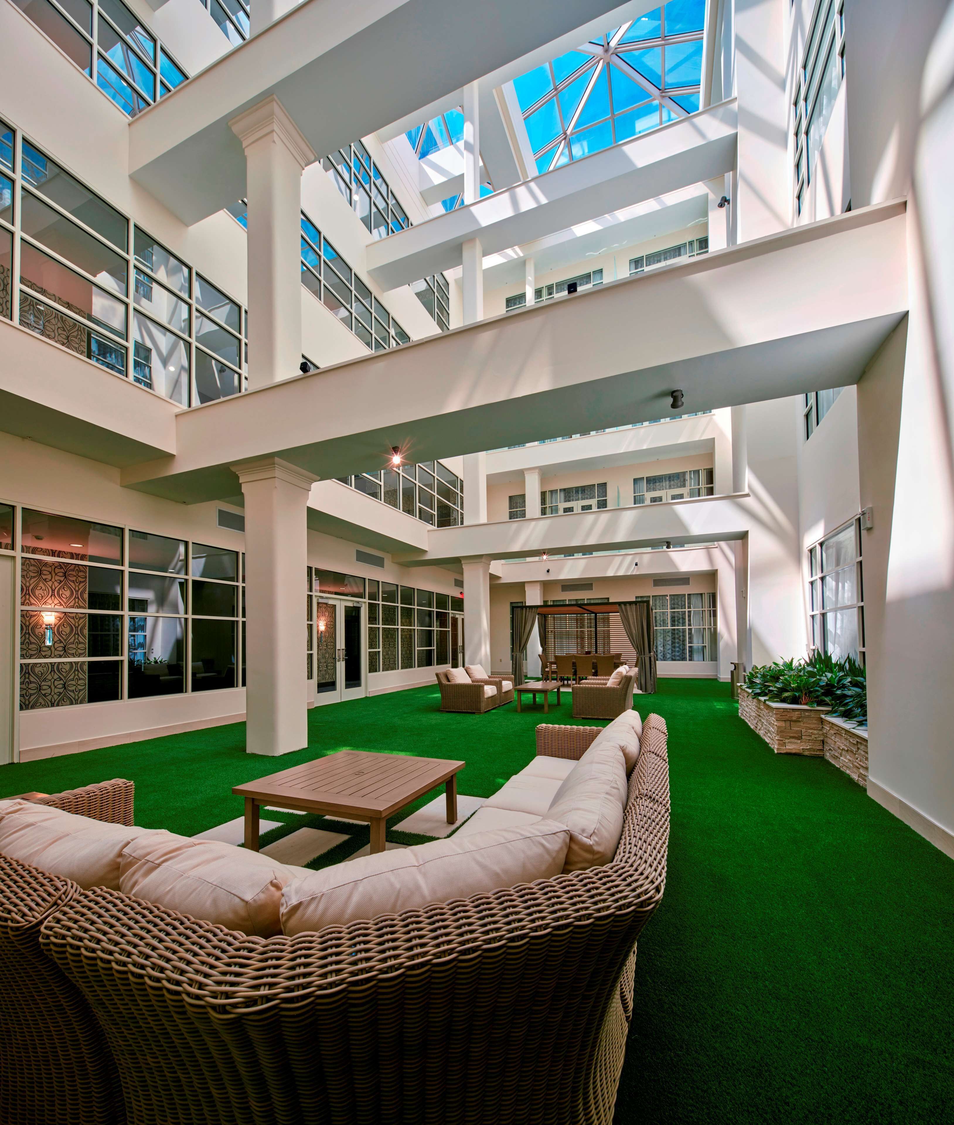 Photo - Embassy Suites Louisville Downtown