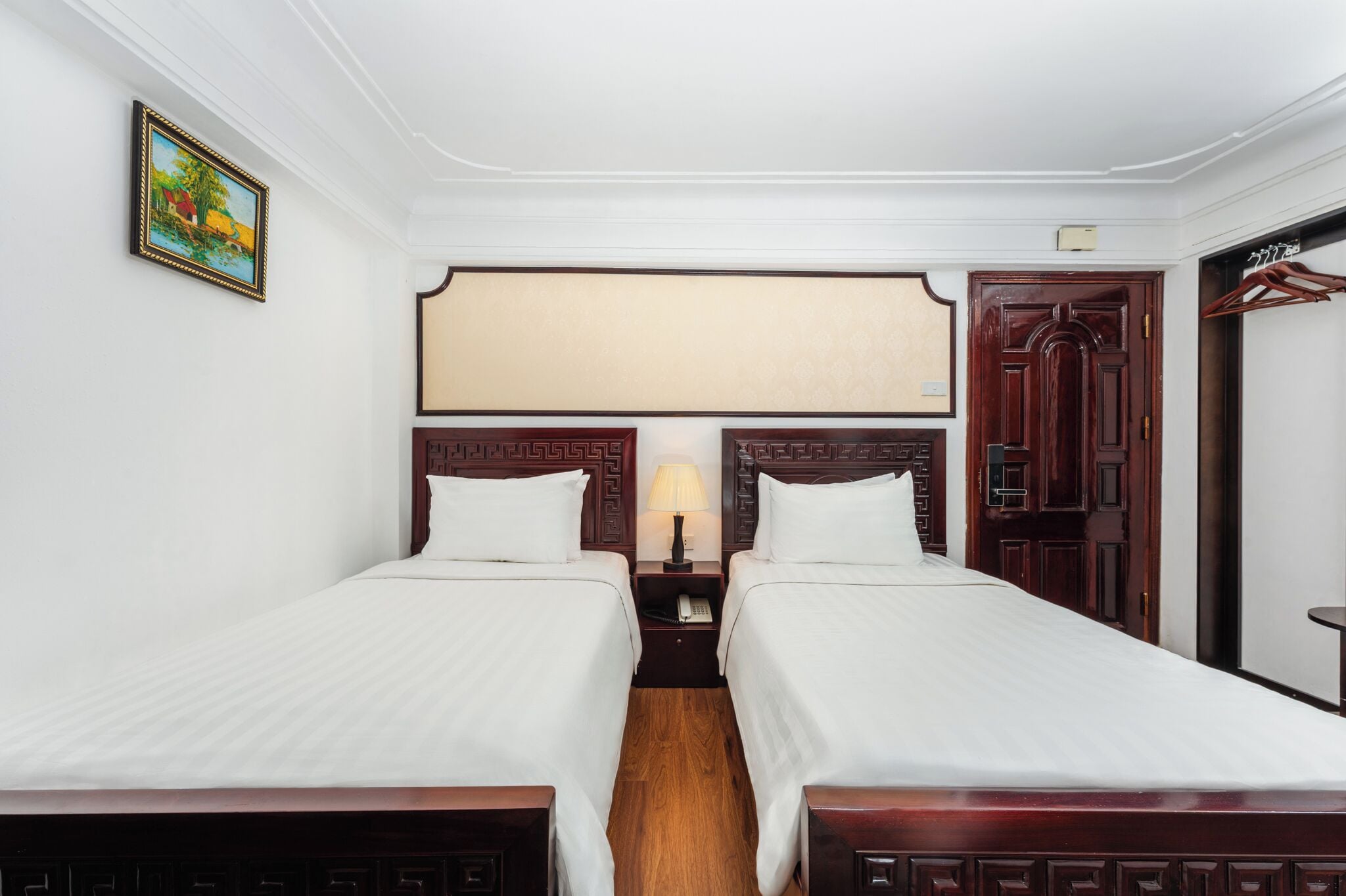 deluxe twin room | 1 bedroom, premium bedding, minibar, in-room safe