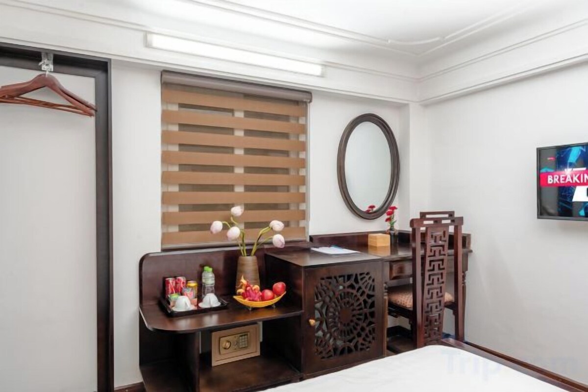 11 bedrooms, premium bedding, minibar, in-room safe