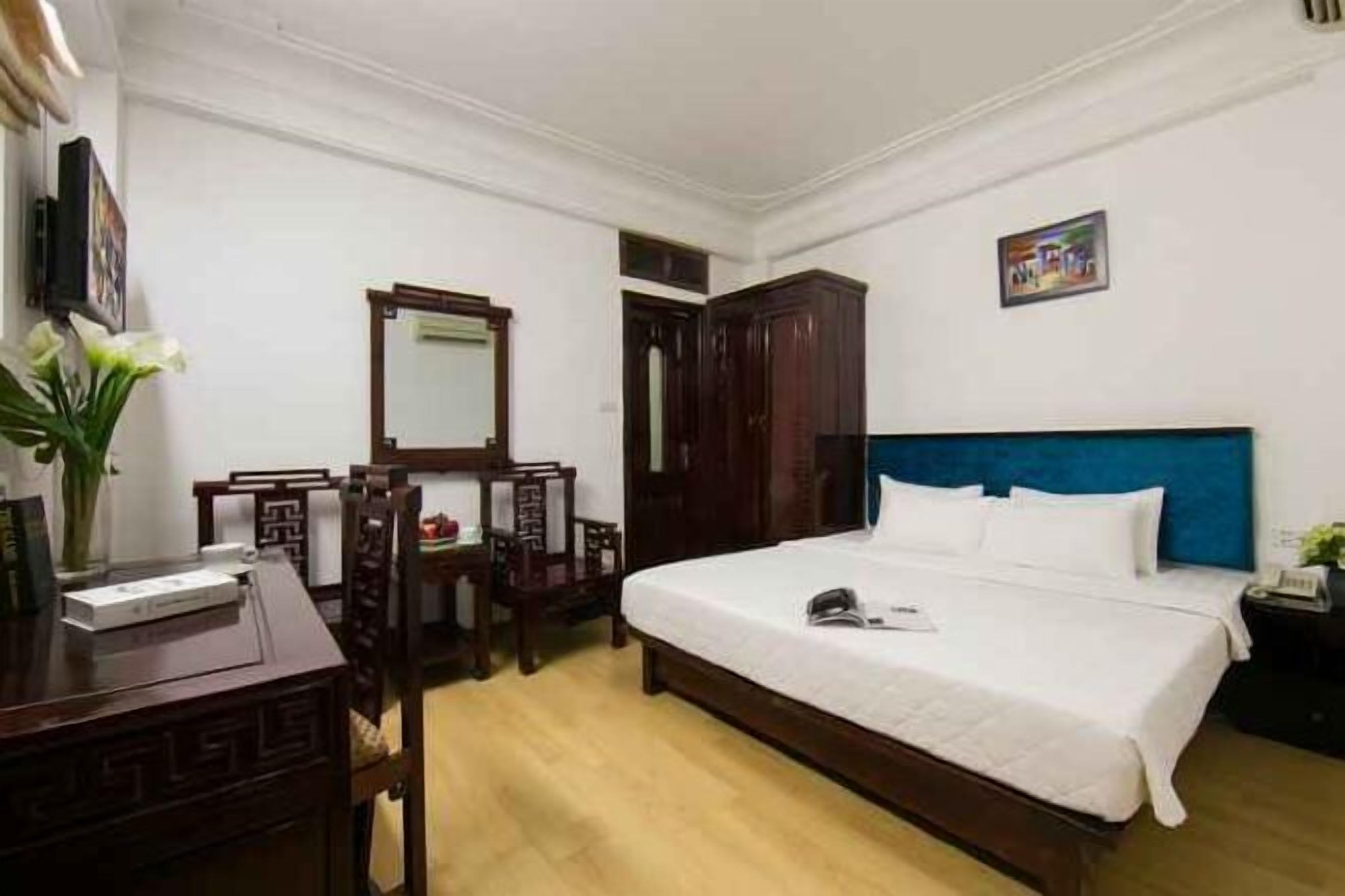 11 bedrooms, premium bedding, minibar, in-room safe