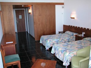 Unclassified image, 3 of 23, button - Arenal (Sant Antoni de Portmany)