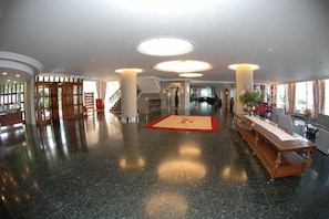 Khu sảnh