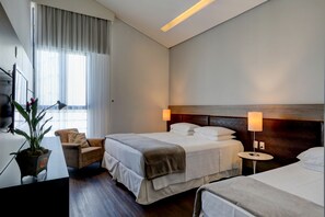 公寓 | 迷你吧、隔音、免费 WiFi、床单