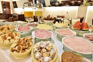 Gratis morgenmadsbuffet hver dag