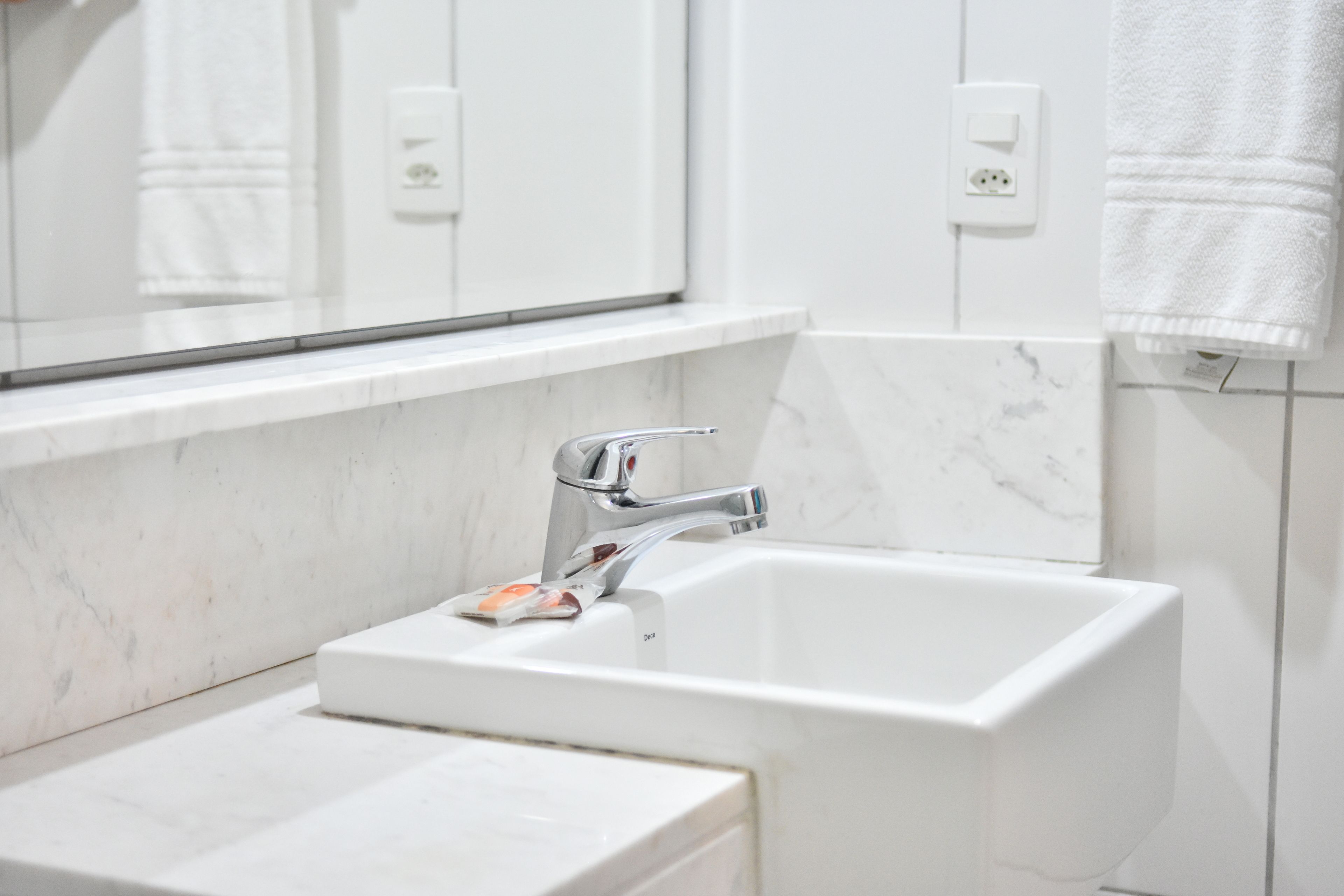 deluxe room | deep-soaking bathtub