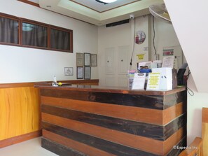 Reception - Garnet Hotel (El Nido)