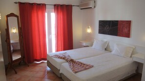 Studio | In-room safe, iron/ironing board, cribs/infant beds, WiFi - Apartamentos Solar do Sol (Albufeira)