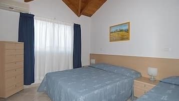 In-room safe, individually furnished, WiFi, bed sheets