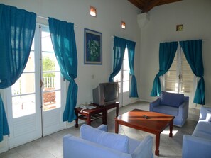 Minibar, in-room safe, desk, soundproofing - Foya Branca by Flagworld Hotels (São Vicente)